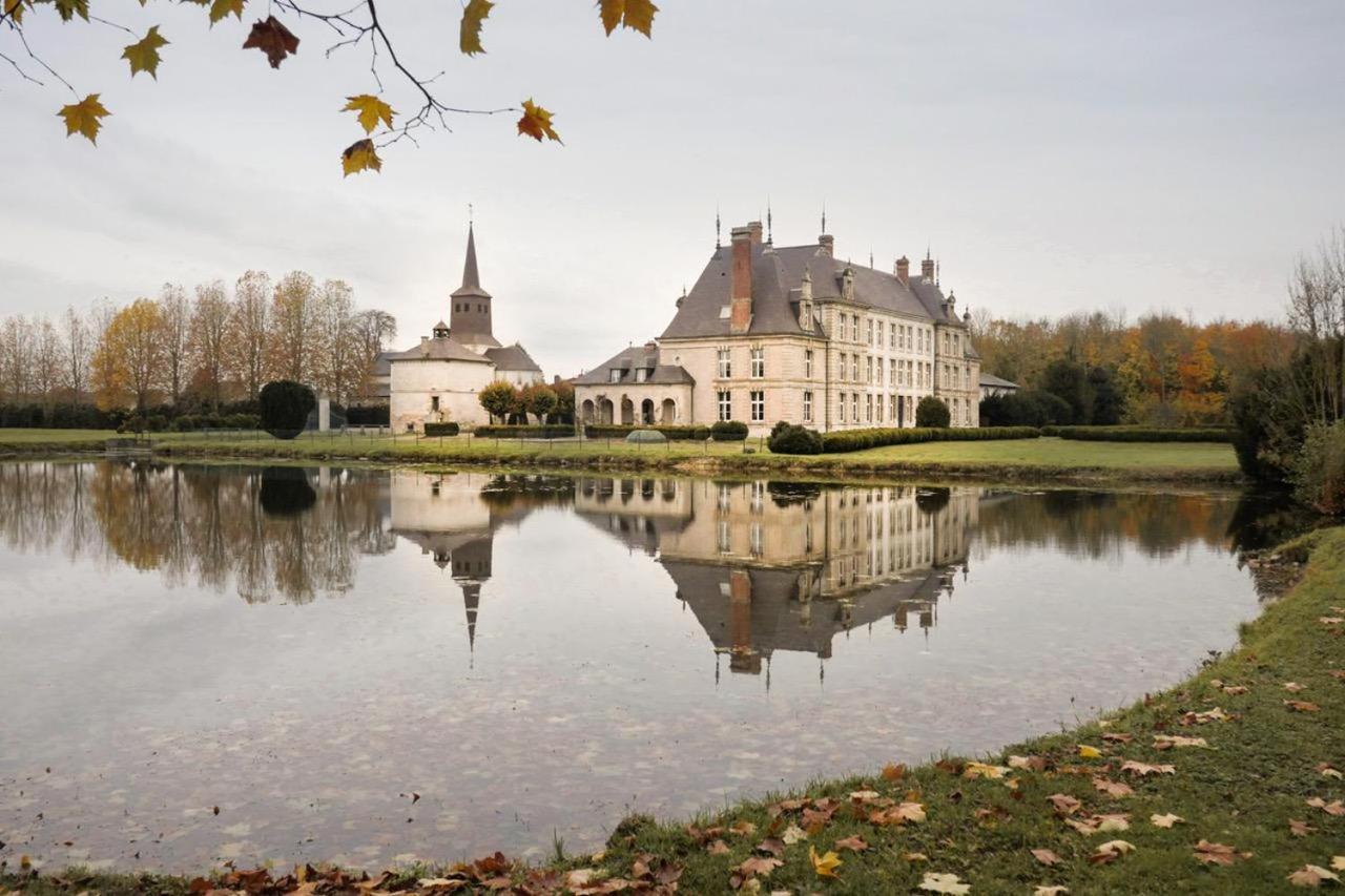 Chateau De Vitry-La-Ville Exterior photo
