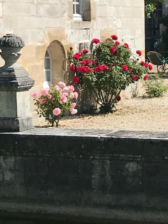 Chateau De Vitry-La-Ville Exterior photo