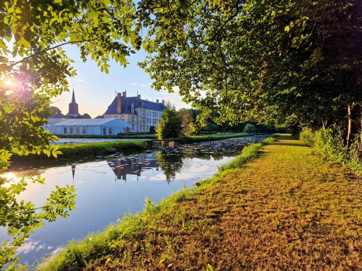 Chateau De Vitry-La-Ville Exterior photo